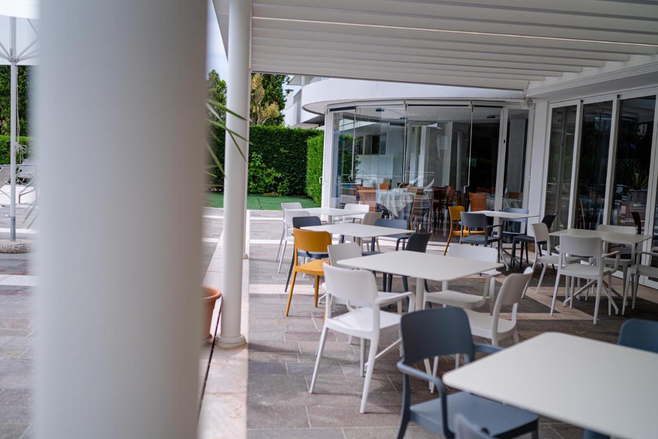 Hotel Smeraldo Lignano Sabbiadoro Exterior foto